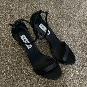 STEVE MADDEN BLACK STRAPPY HEELS 8.5 US